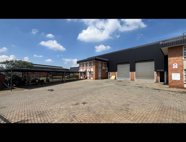 500M² WAREHOUSE TO LET IN SPARTAN